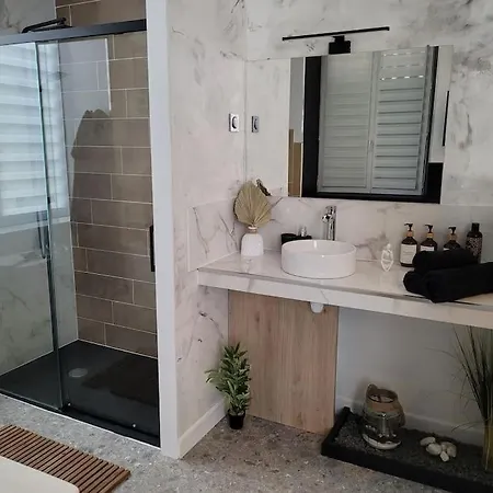 Room, La Douce Angevine Apartment Angers